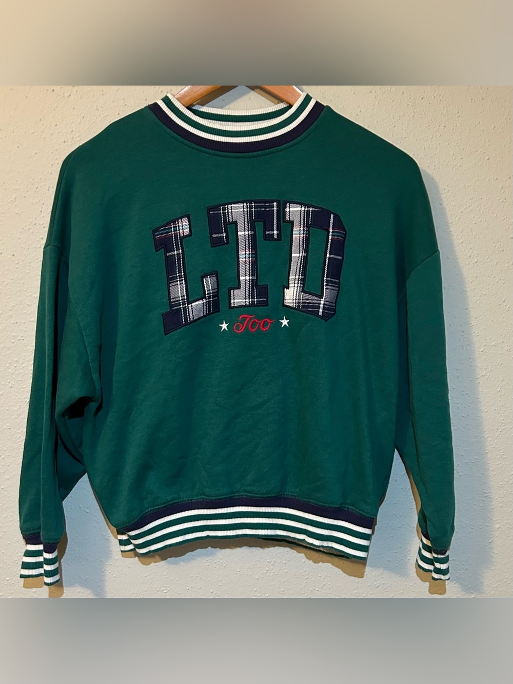 Limited Too Girls Green Varsity Sweatshirt Sz M (10)